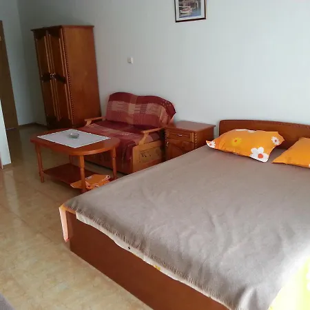 Elit 2 Self-catered One Bedroom Апартаменты Солнечный берег